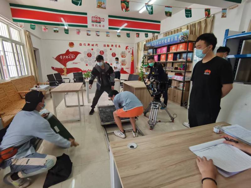 追星女孩心理学分析报告：阆中市广告片拍摄公司揭秘饭圈应援式传播逻辑